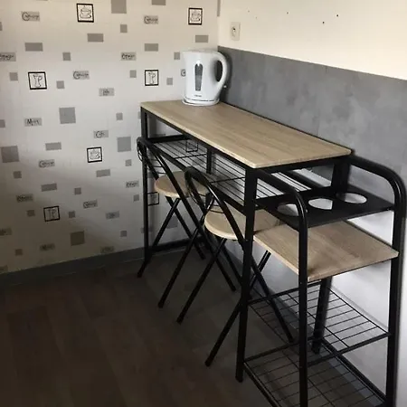 Logement Dans Pour 4 Voyageurs * 랭스